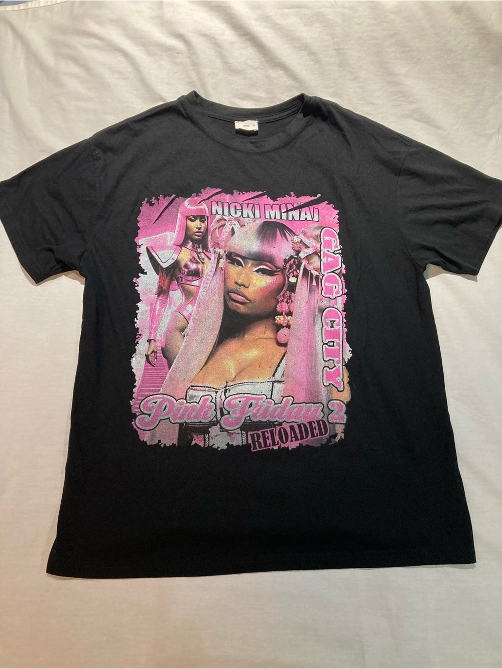 Nicki Minaj Gag City Pink Friday Reloaded Tour T-shirt. Size large